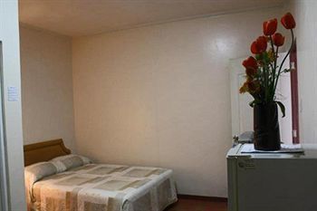 Sun Moon Poolside Hotel Angeles Bagian luar foto