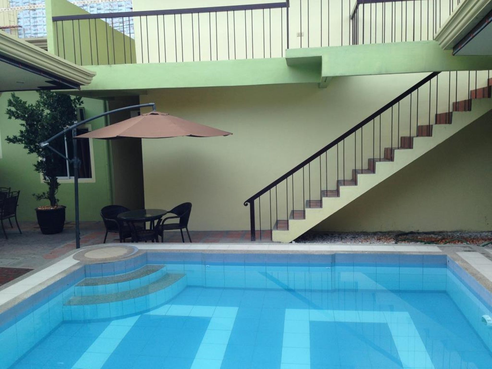 Sun Moon Poolside Hotel Angeles Bagian luar foto