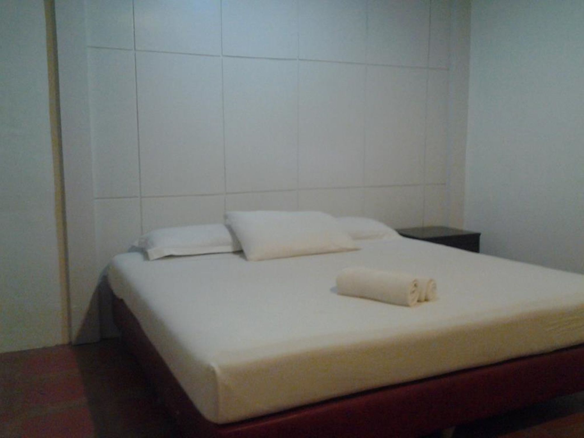 Sun Moon Poolside Hotel Angeles Bagian luar foto