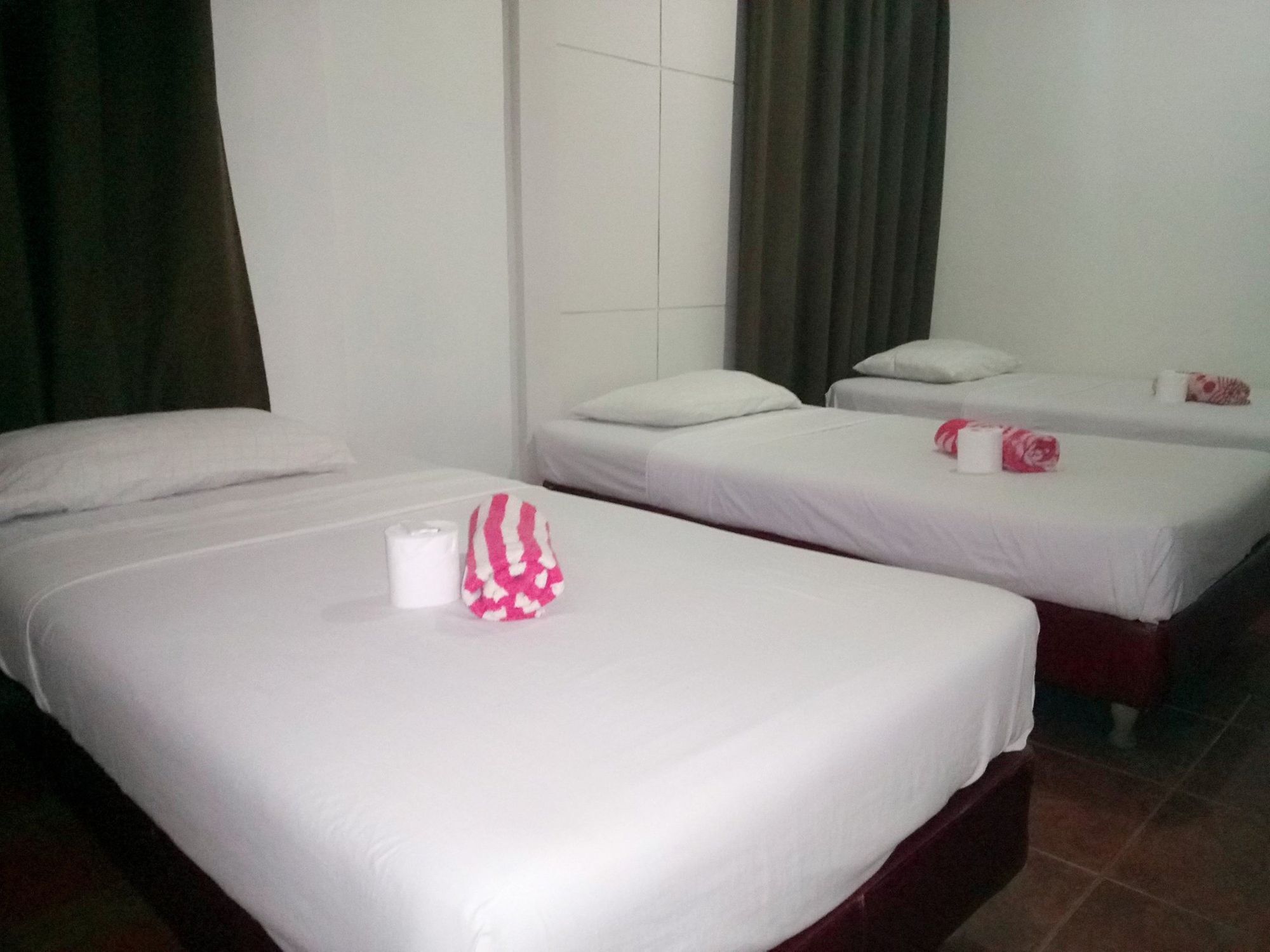 Sun Moon Poolside Hotel Angeles Bagian luar foto